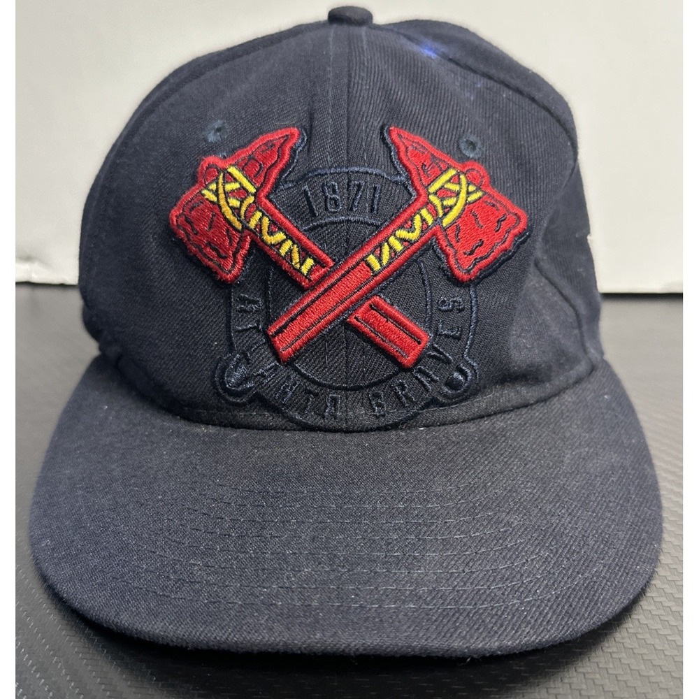 Atlanta Braves Fitted Hat SZ 7 1/8 Patch Cap Tomahawk Chop MLB Baseball Mens Dad